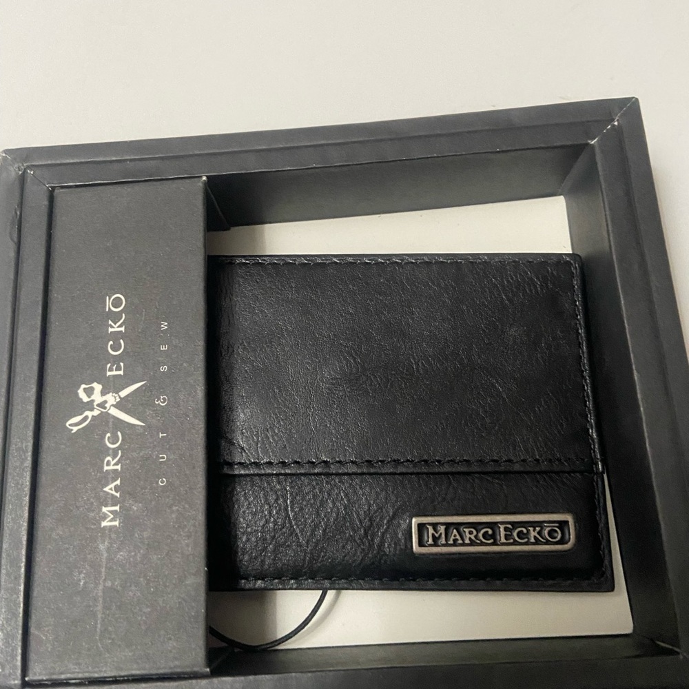 Marc Ecko leather front pocket money clip
